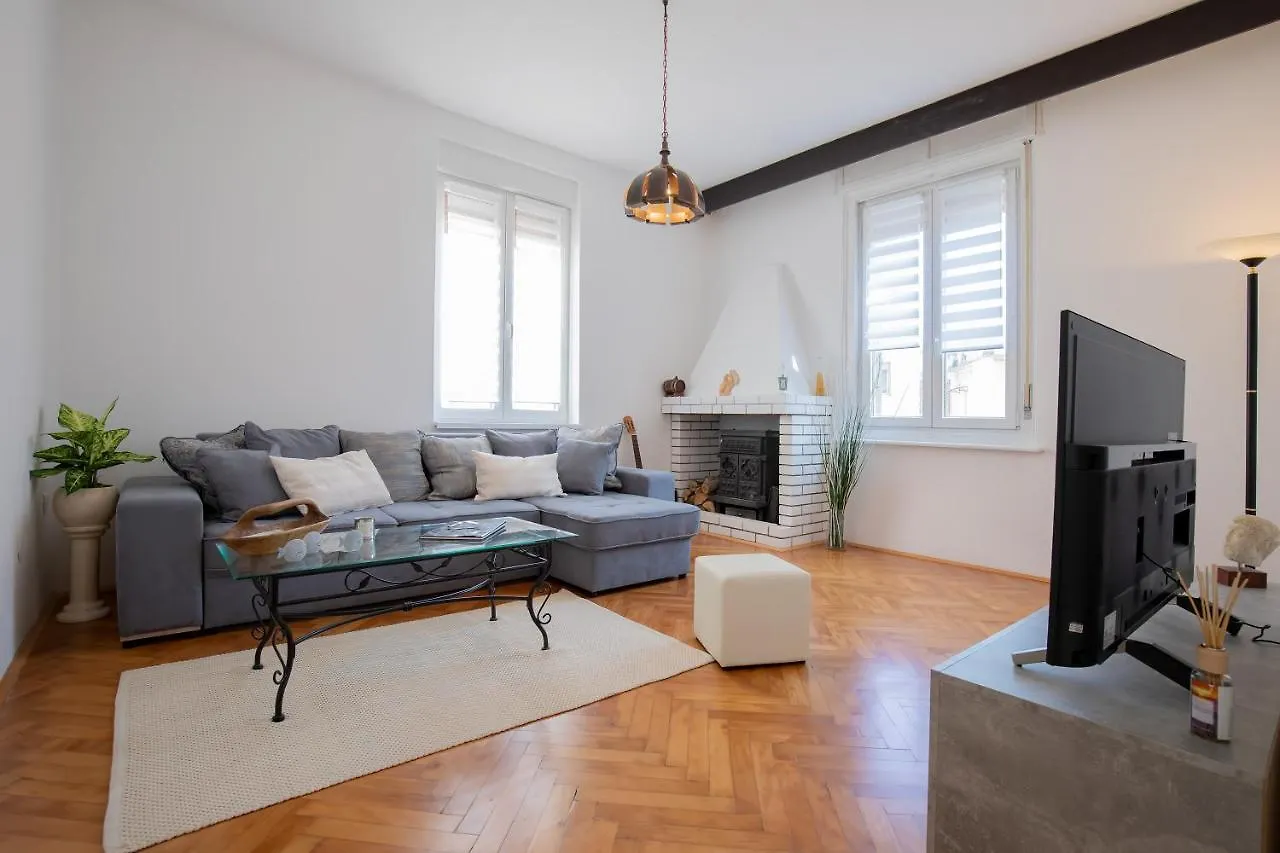Amphitheater Apartment Pula
